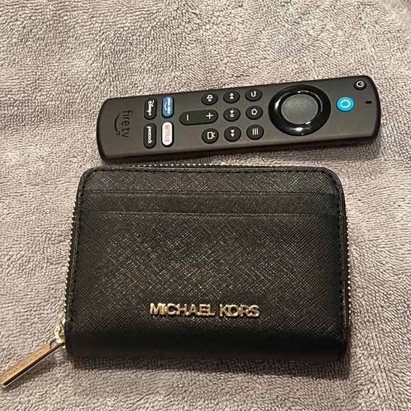 Michael Kors Black Wallet *Free Shipping* - Picture 6 of 6